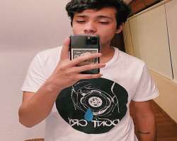 Arango has a small tattoo on his forearm.